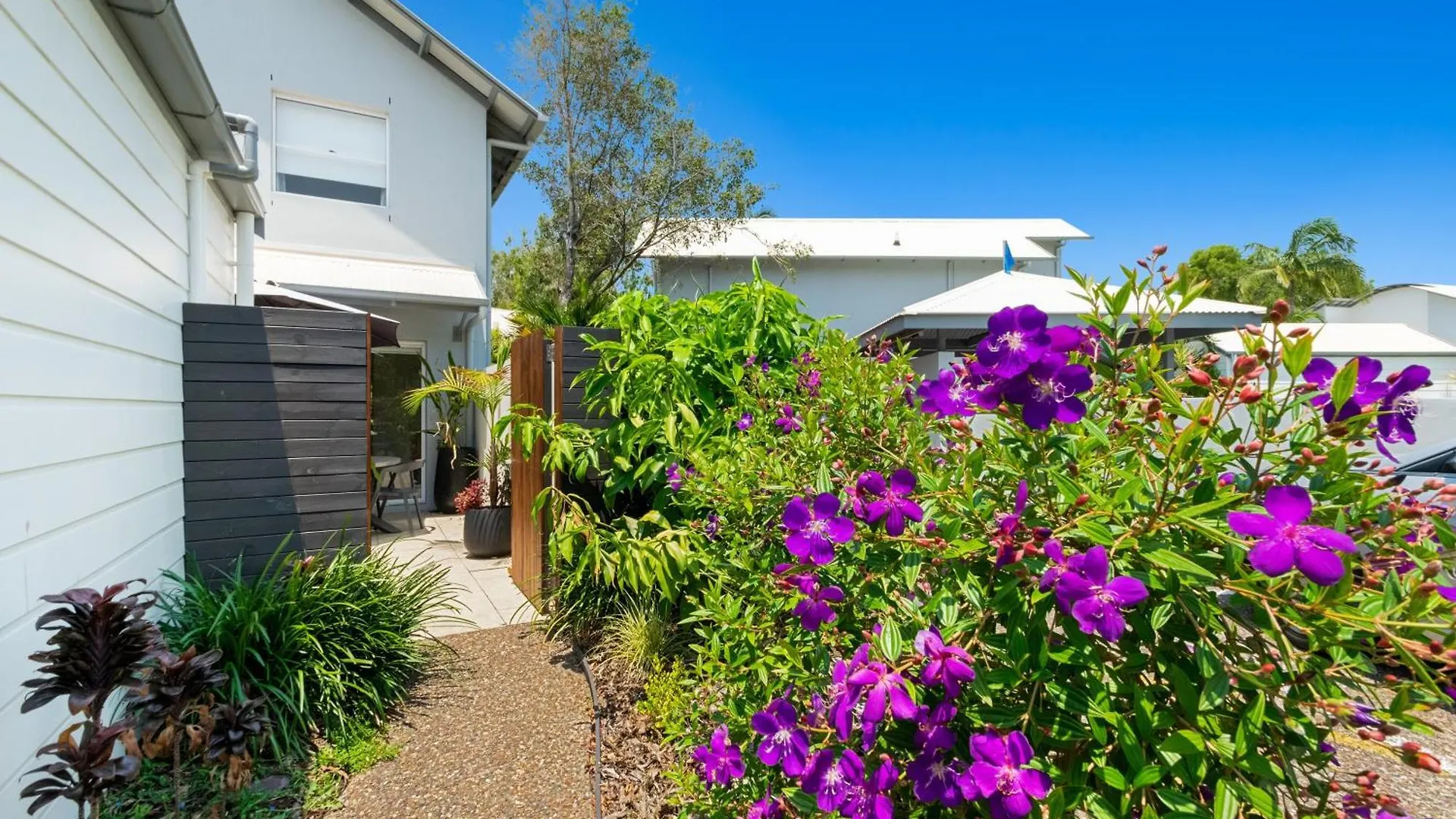 Noosa Entrance Waterfront Resort Noosaville