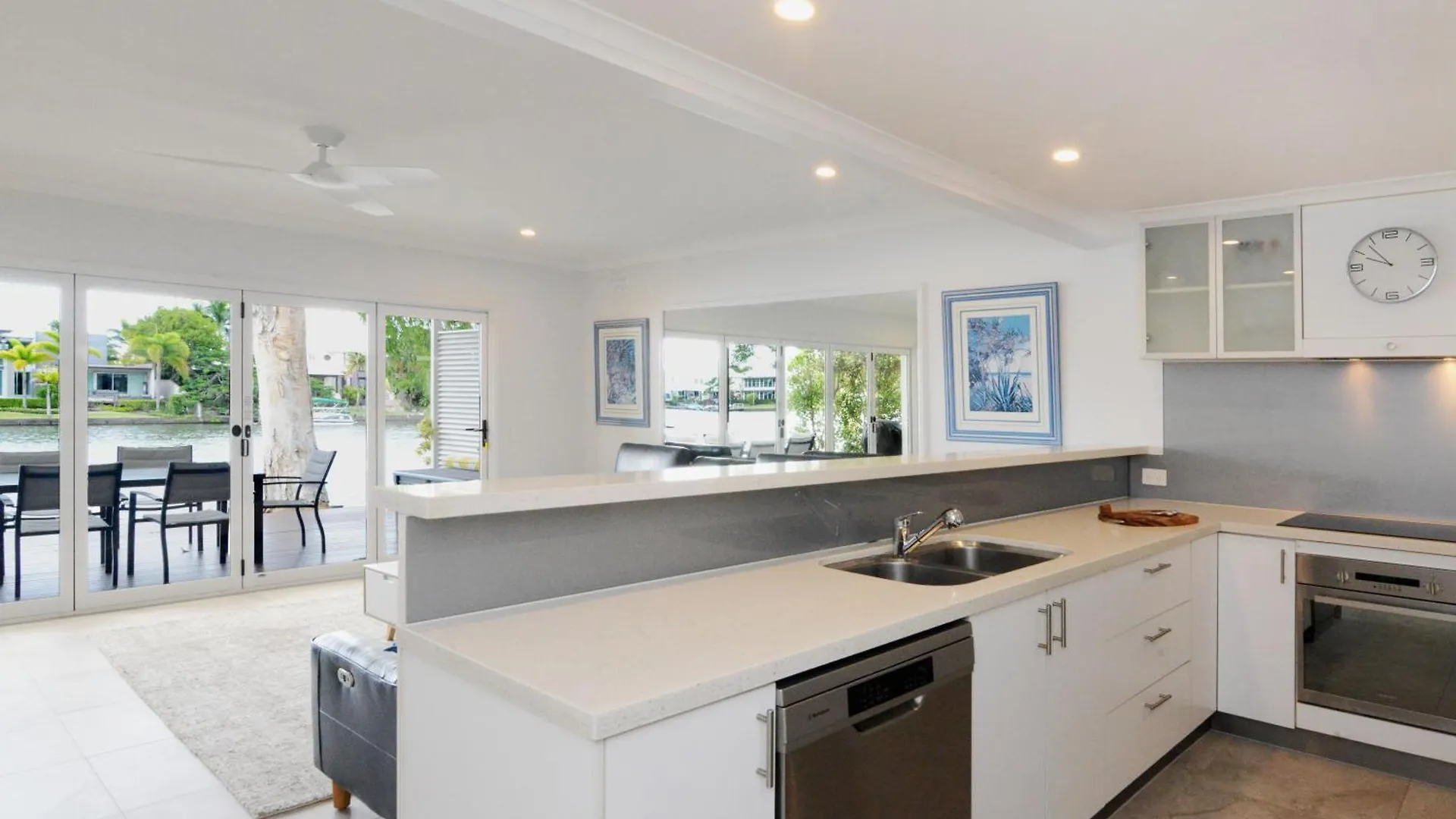 Noosa Entrance Waterfront Resort Noosaville