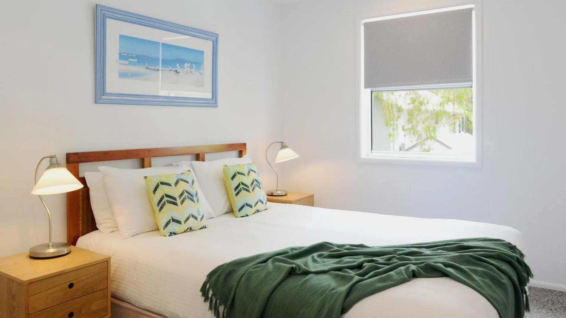 ****  Noosa Entrance Waterfront Resort Noosaville Australia